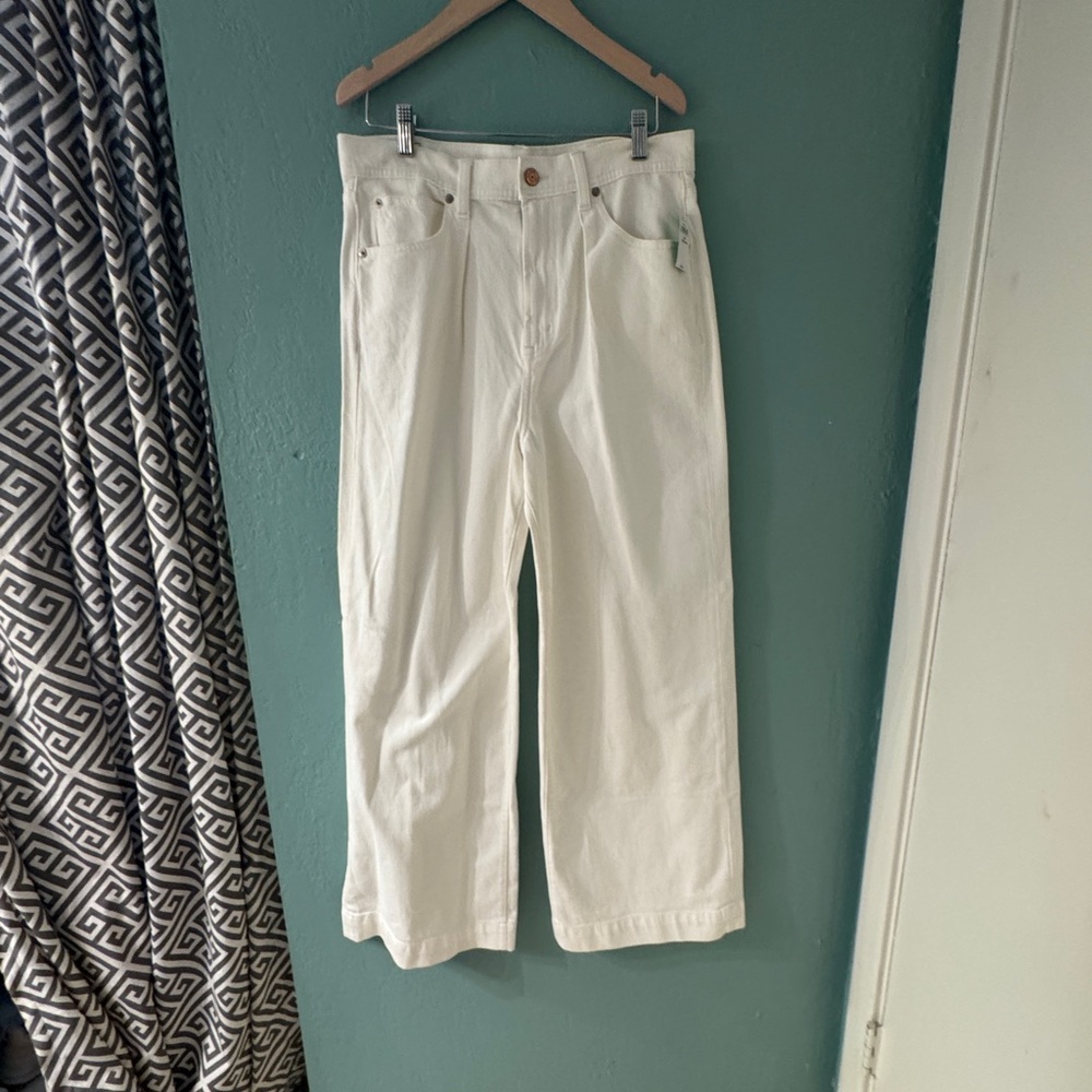 GAP White Straight Leg Jeans for Effortless Style